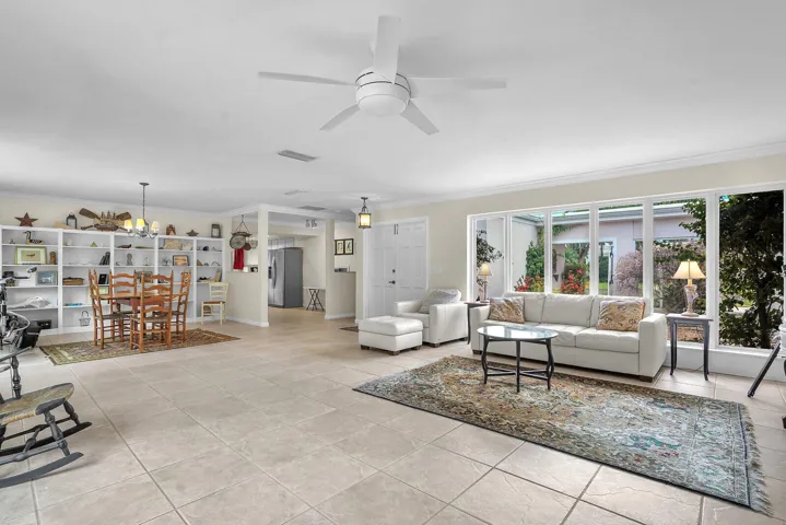 1211 bimini family room
