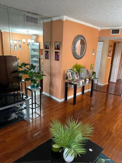 Living room 2_6575
