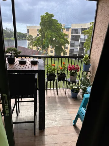 Balcony 6575