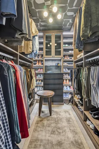Closet 1