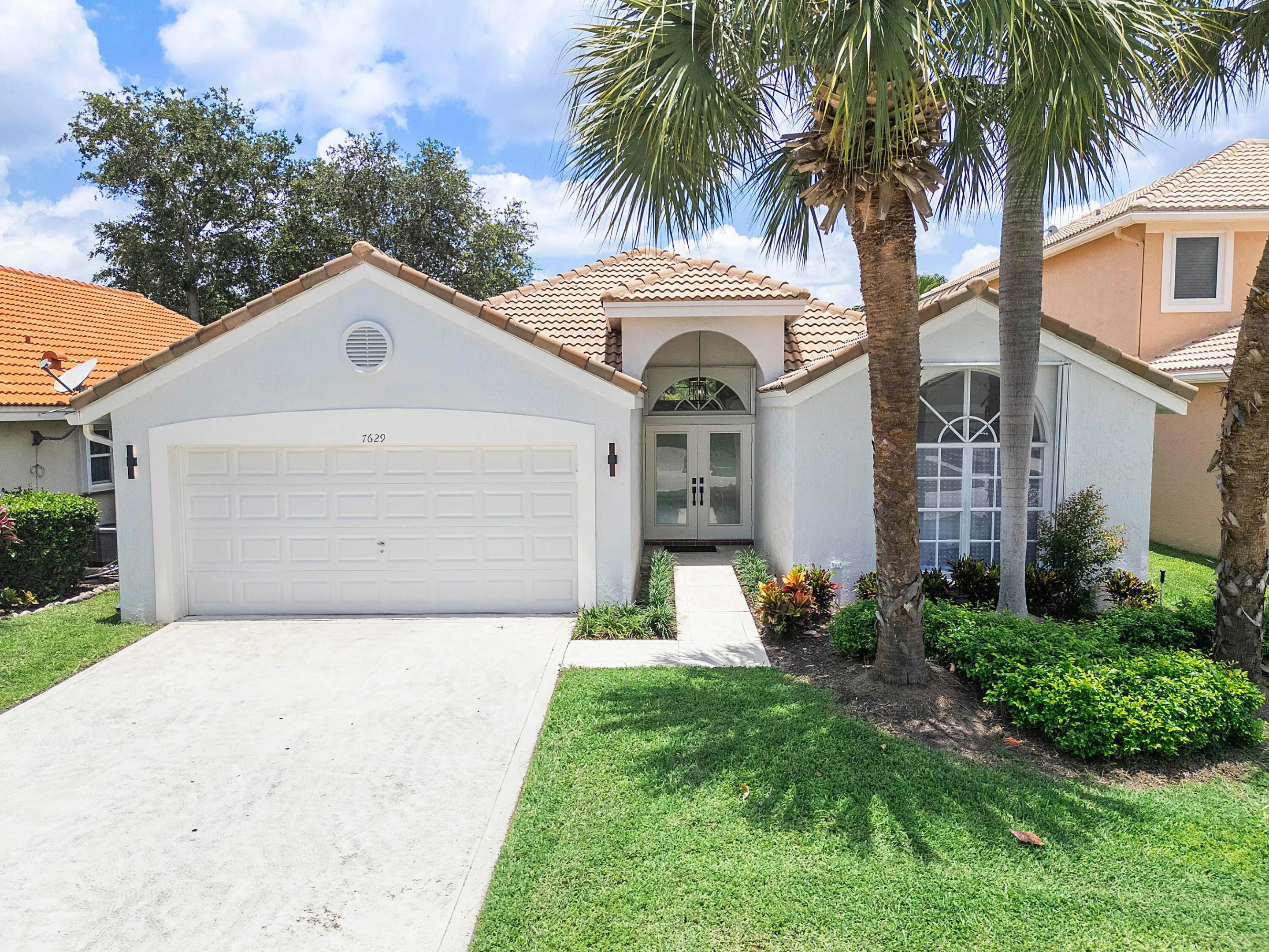 7629 Doubleton Dr_002
