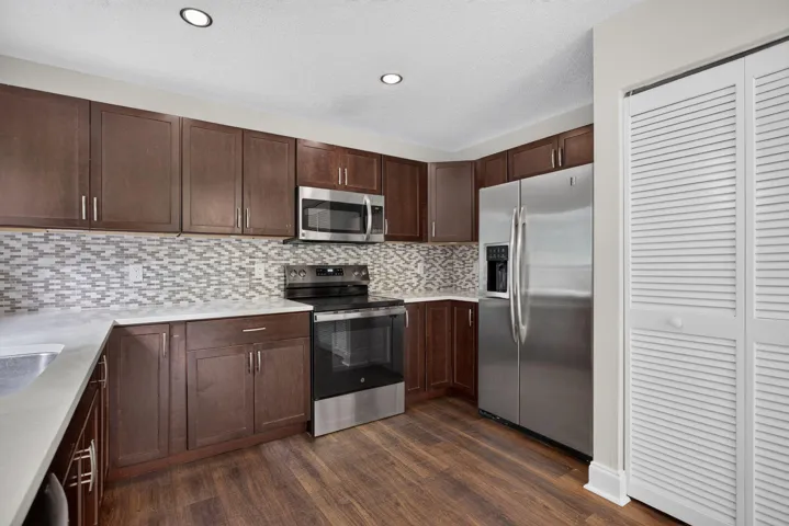 23-web-or-mls-587-0186