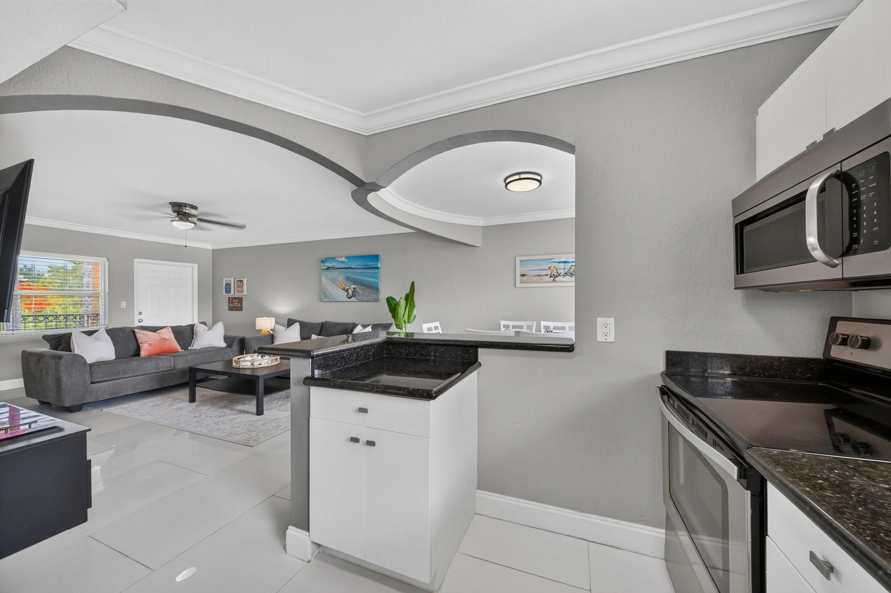 012-025-Kitchen-4000x2662