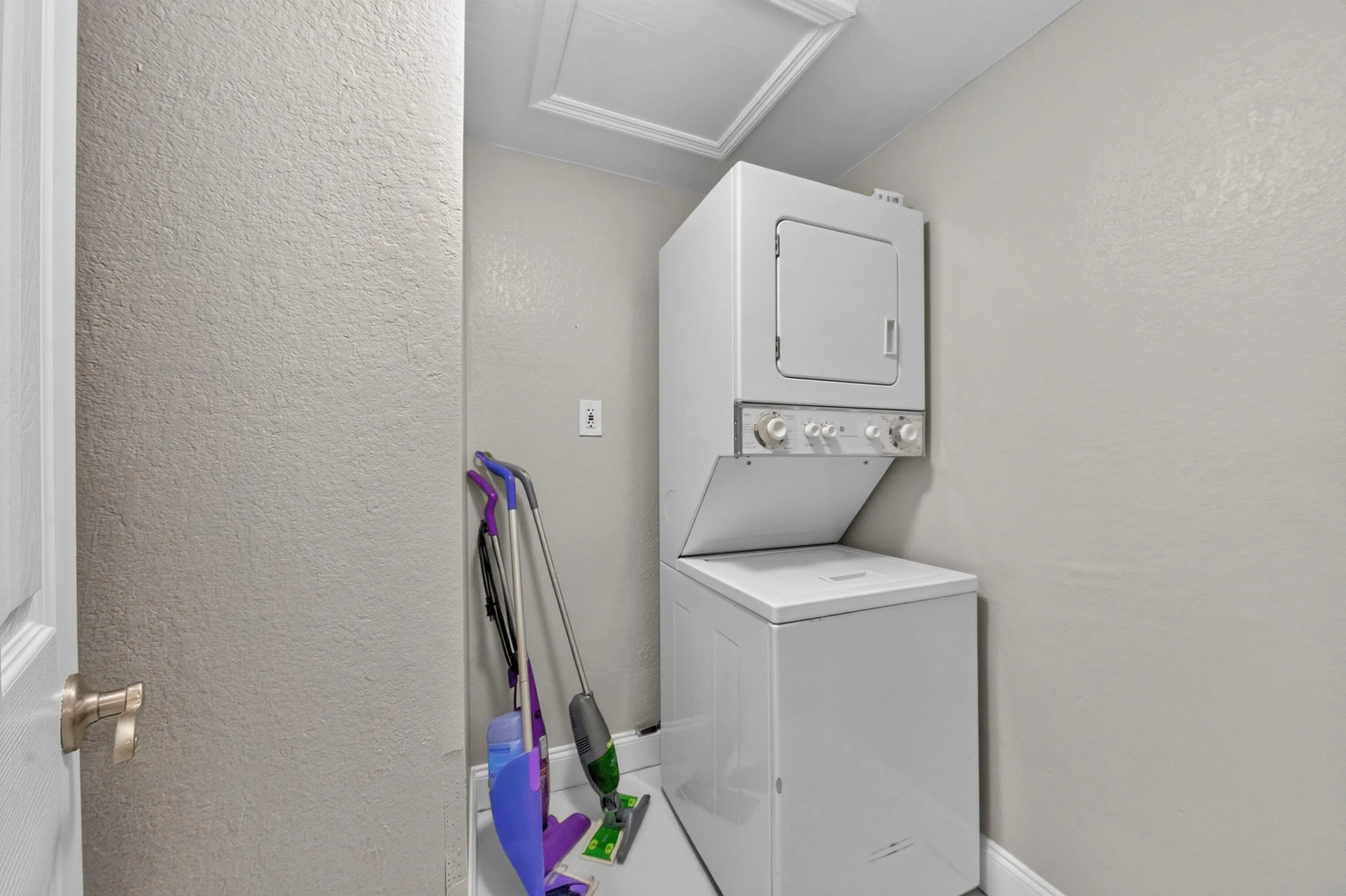 027-006-Laundry-4000x2664