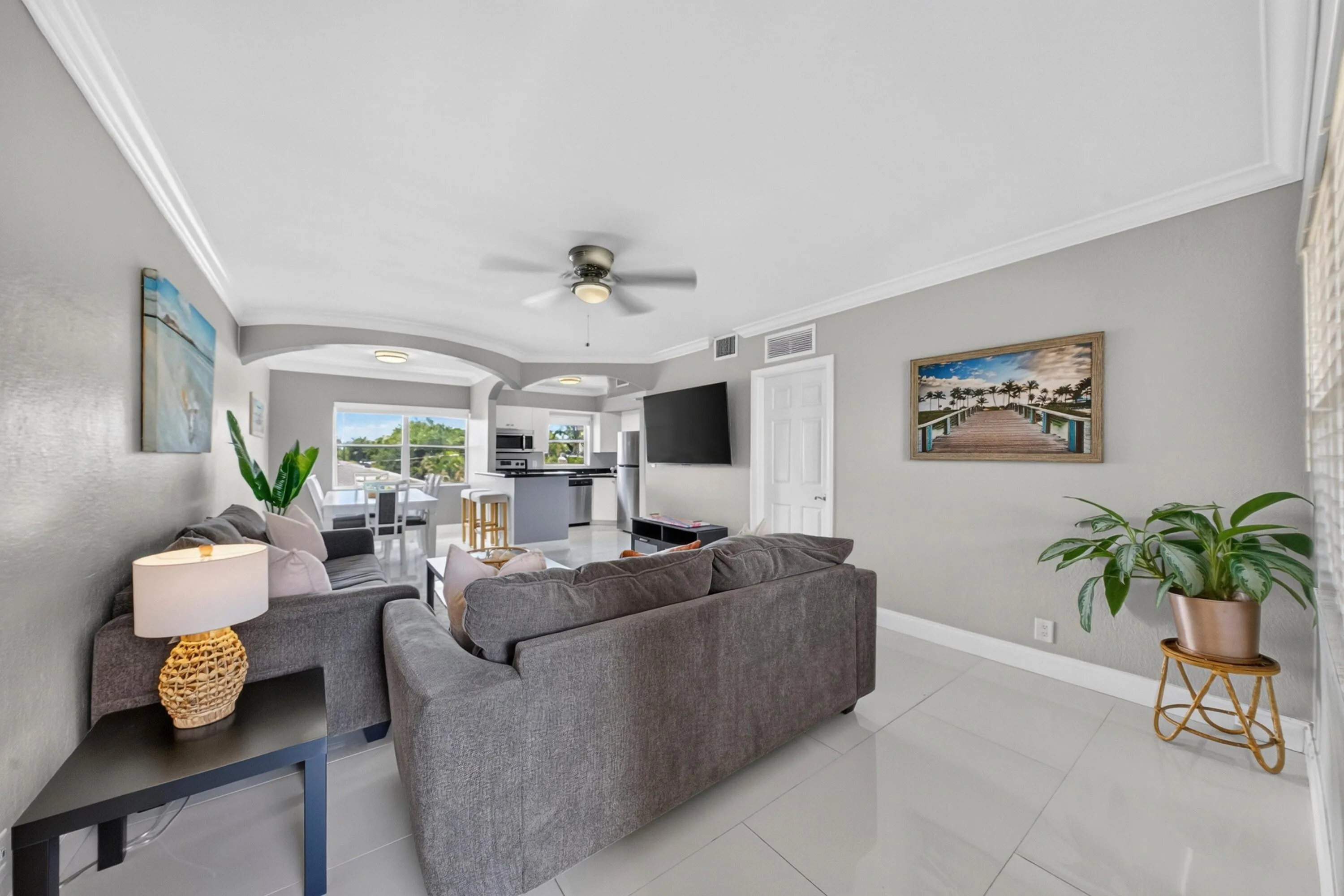 016-030-Living Room-4000x2668