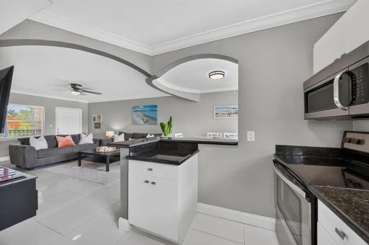 012-025-Kitchen-4000x2662