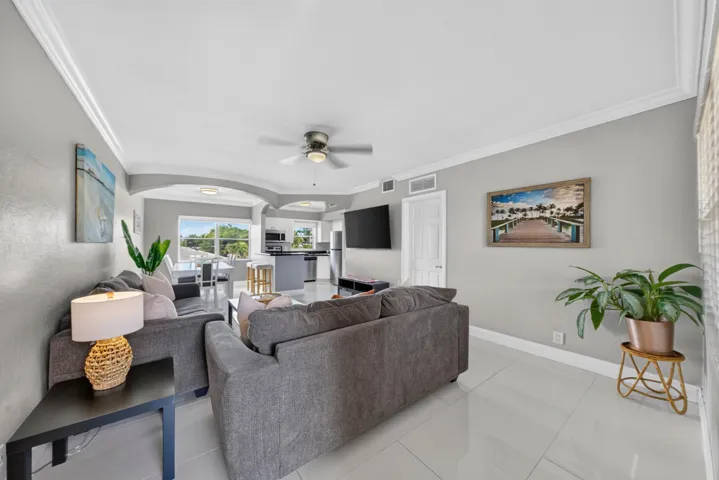 016-030-Living Room-4000x2668