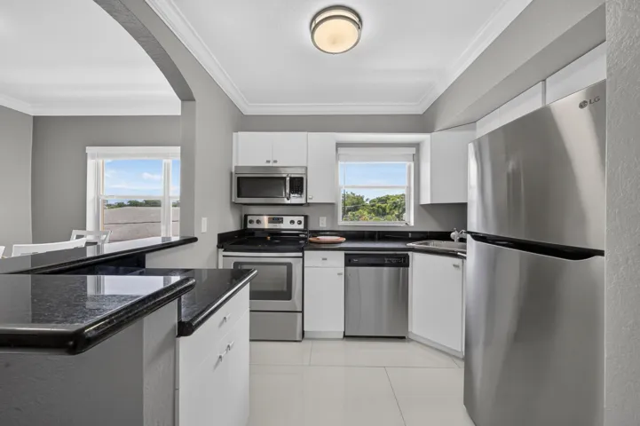 009-029-Kitchen-4000x2662