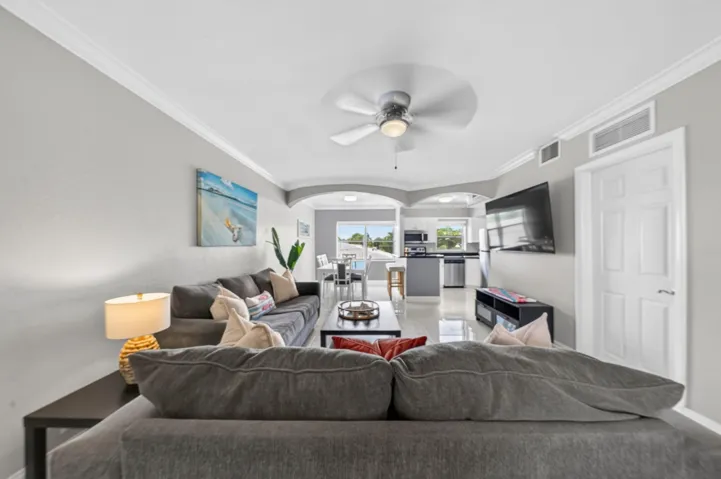 014-021-Living Room-4000x2660