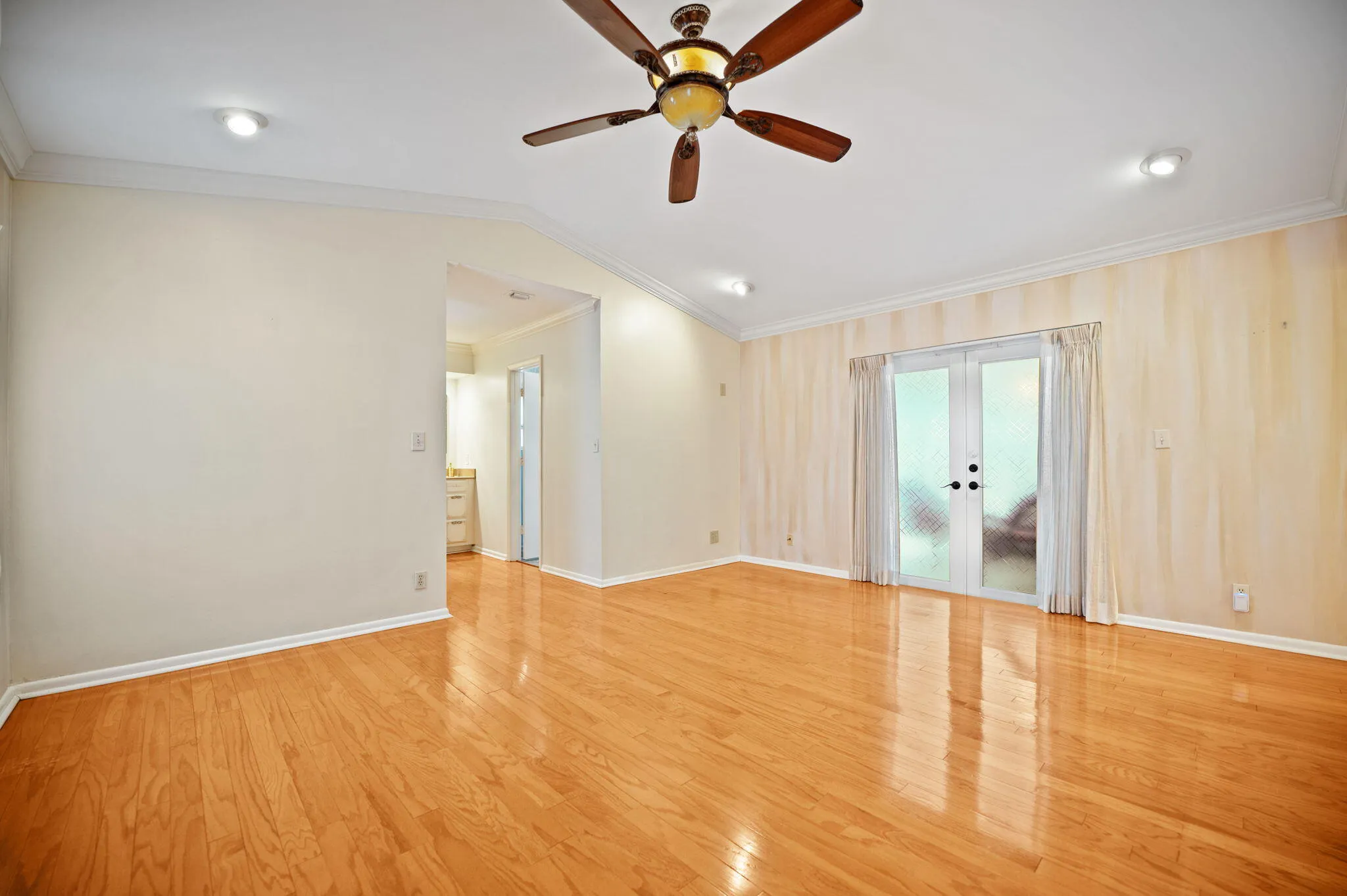 17-web-or-mls-10801-nw-7th-st