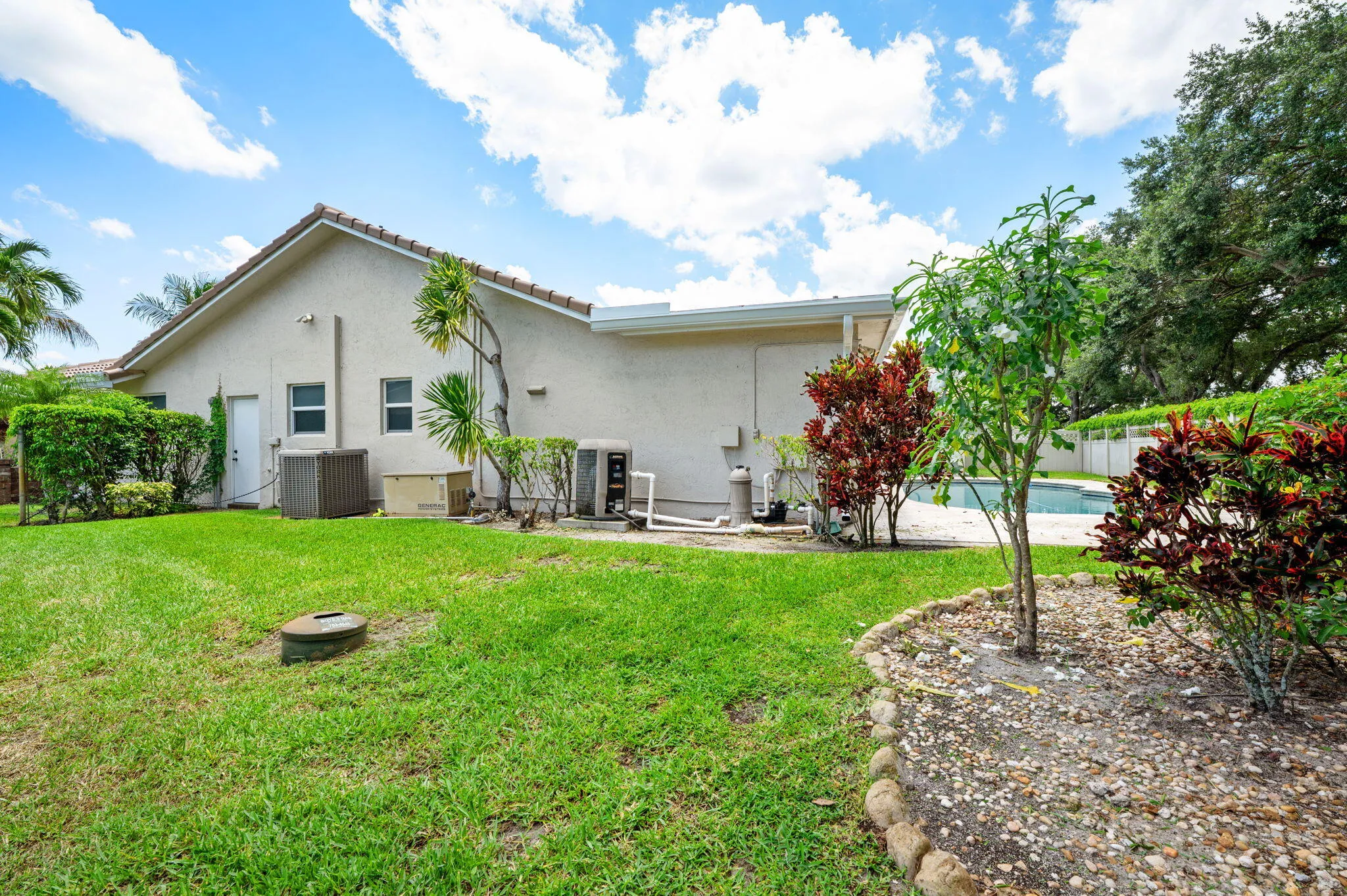 31-web-or-mls-10801-nw-7th-st