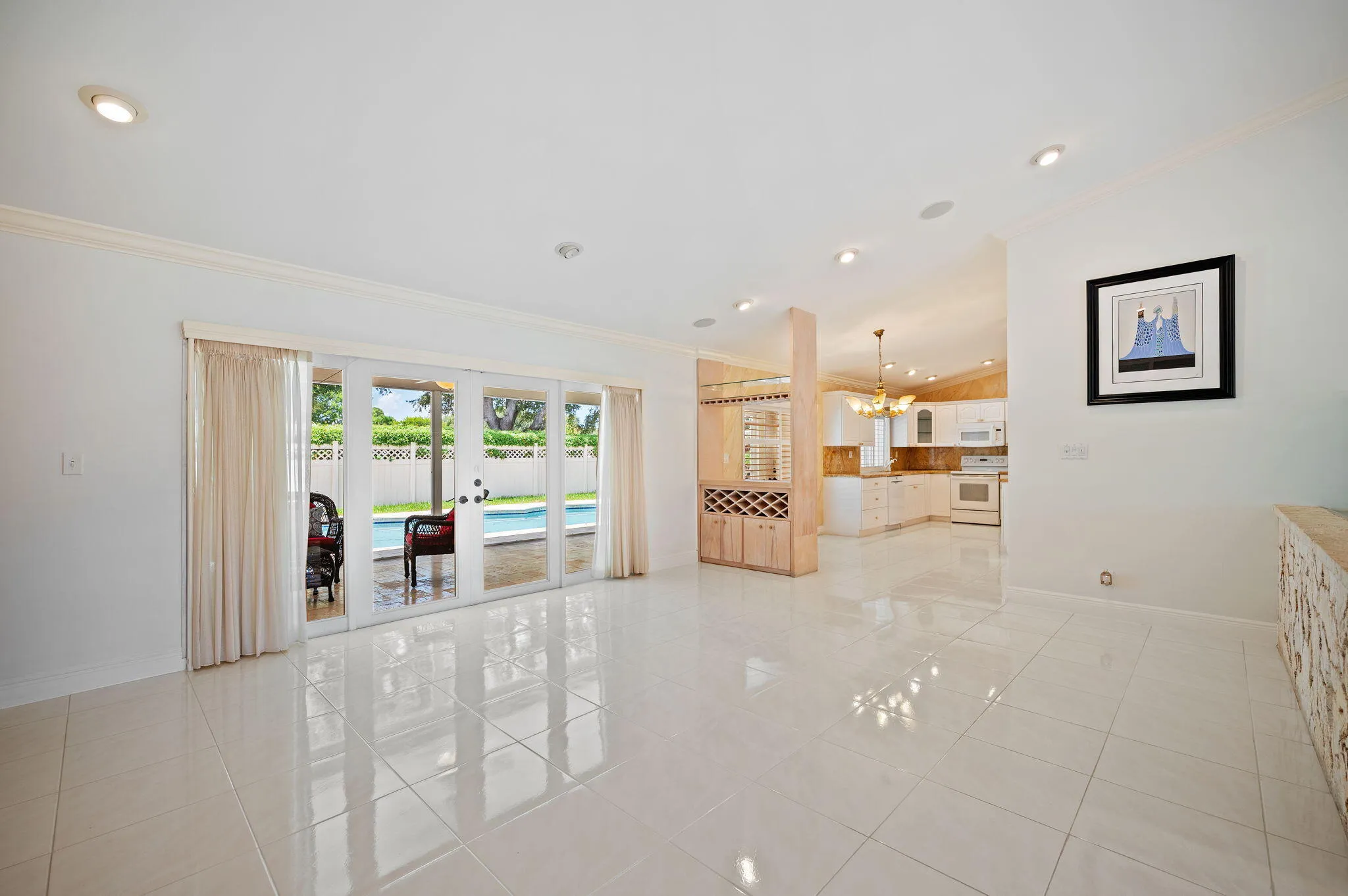 10-web-or-mls-10801-nw-7th-st