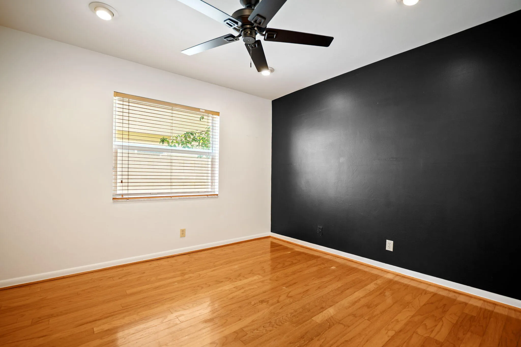 22-web-or-mls-10801-nw-7th-st