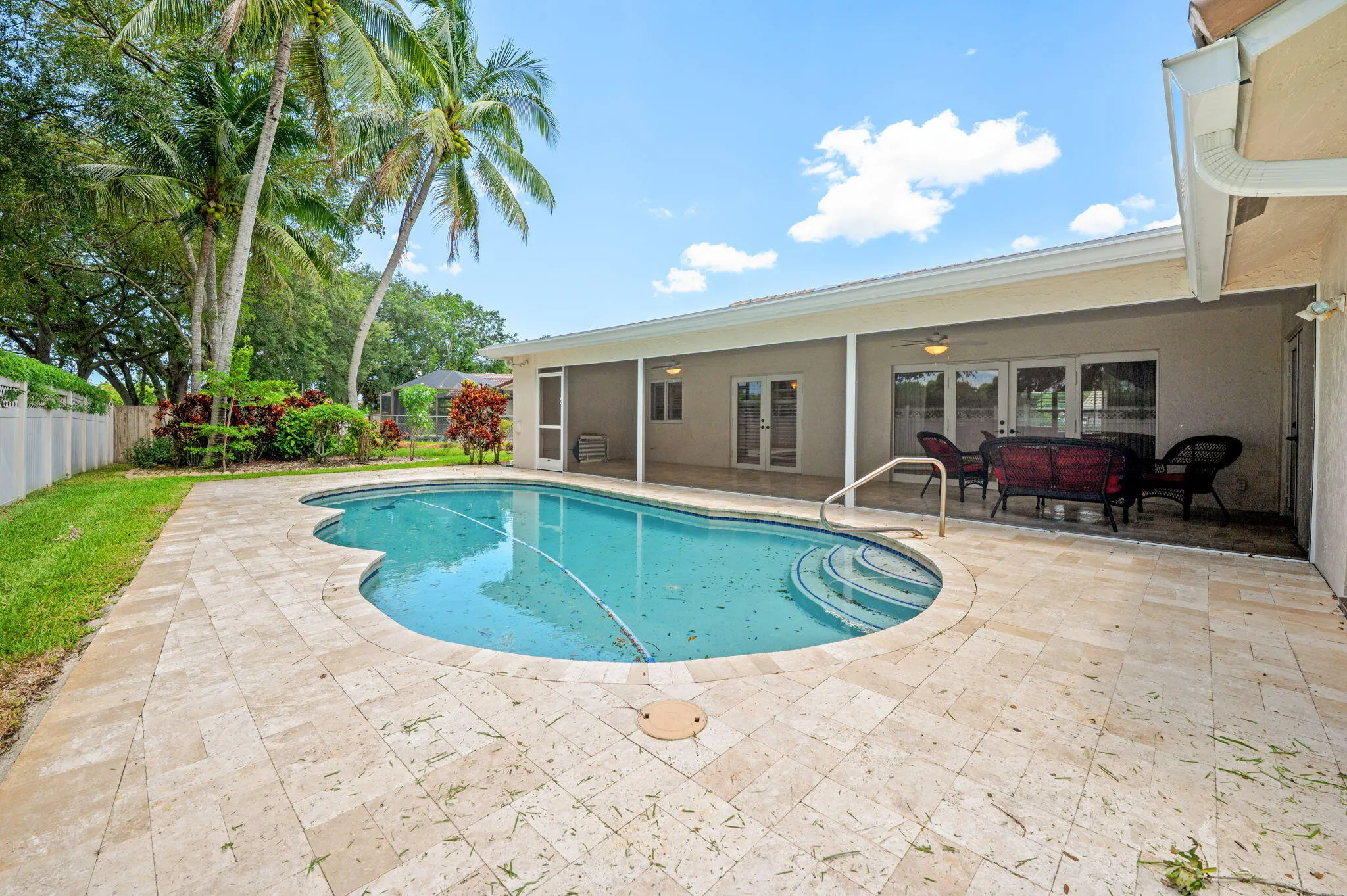 29-web-or-mls-10801-nw-7th-st