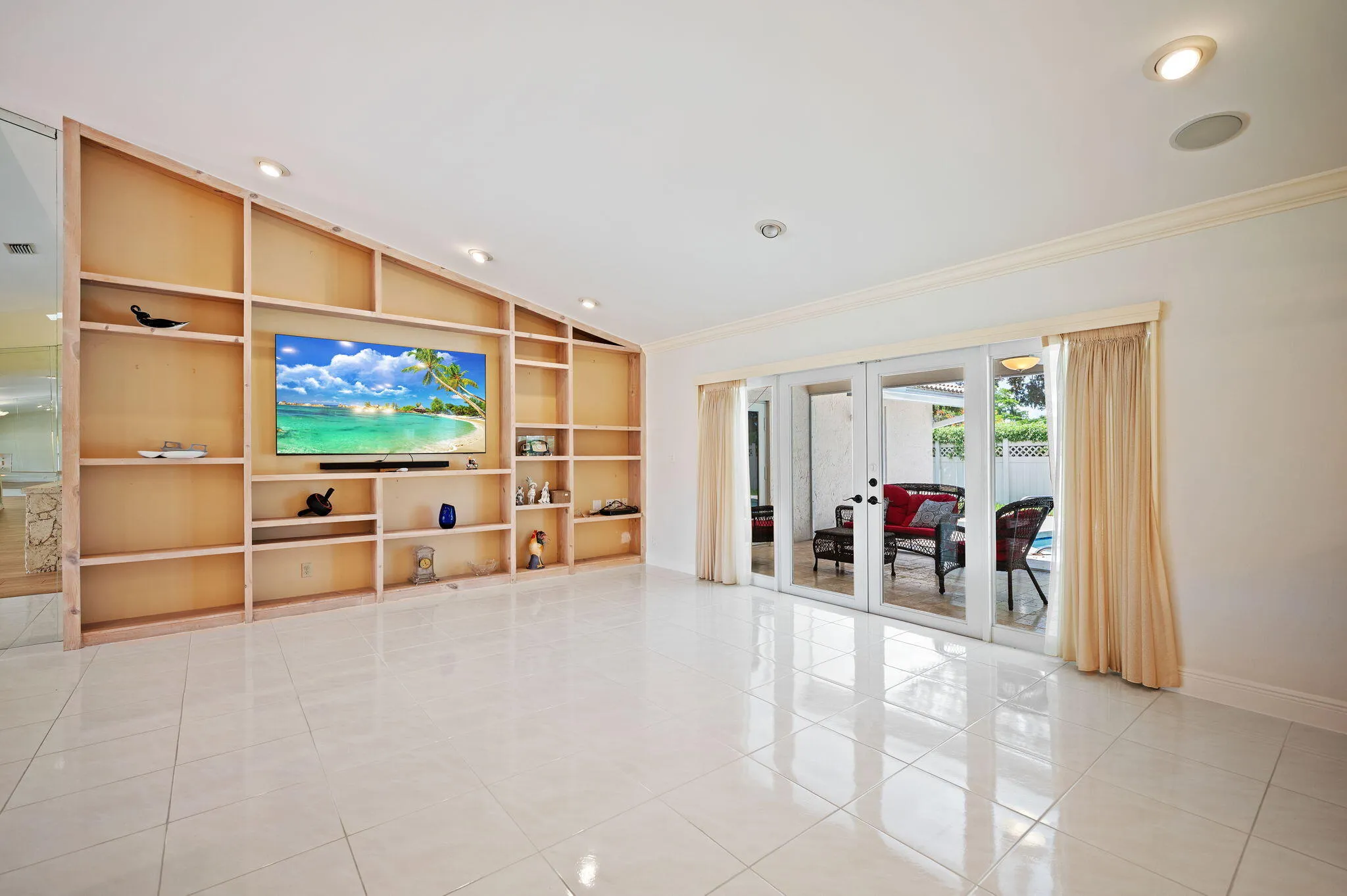 8-web-or-mls-10801-nw-7th-st
