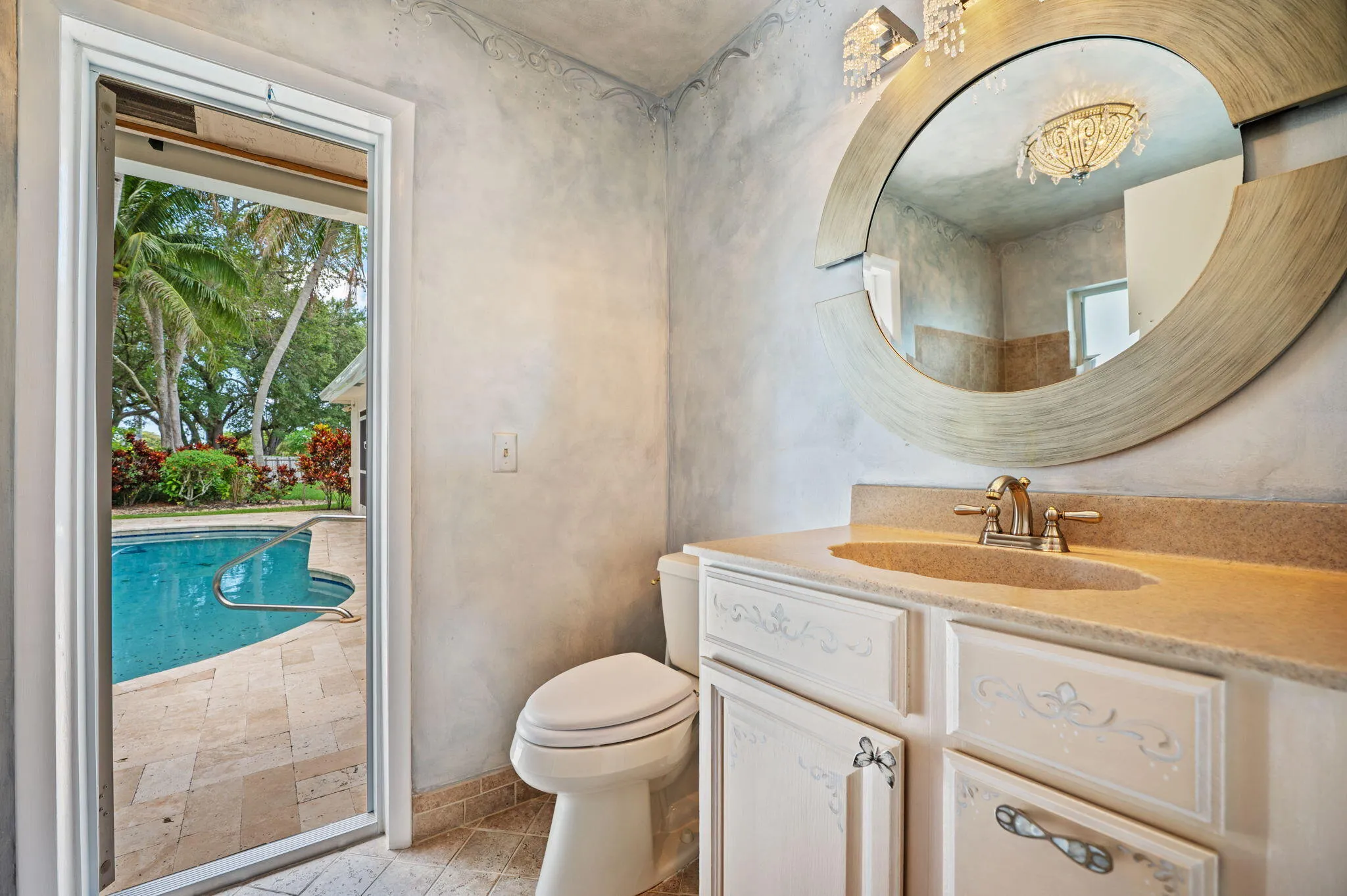19-web-or-mls-10801-nw-7th-st