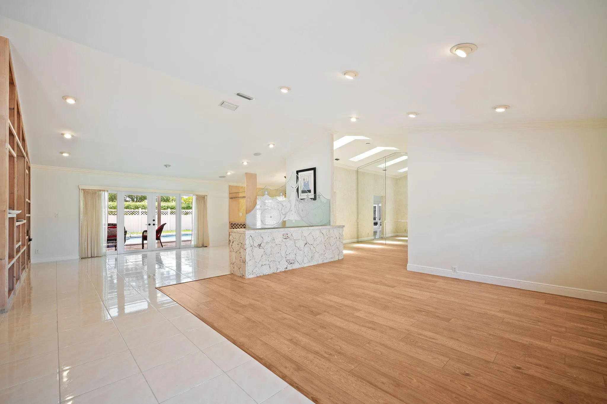 6-web-or-mls-10801-nw-7th-st