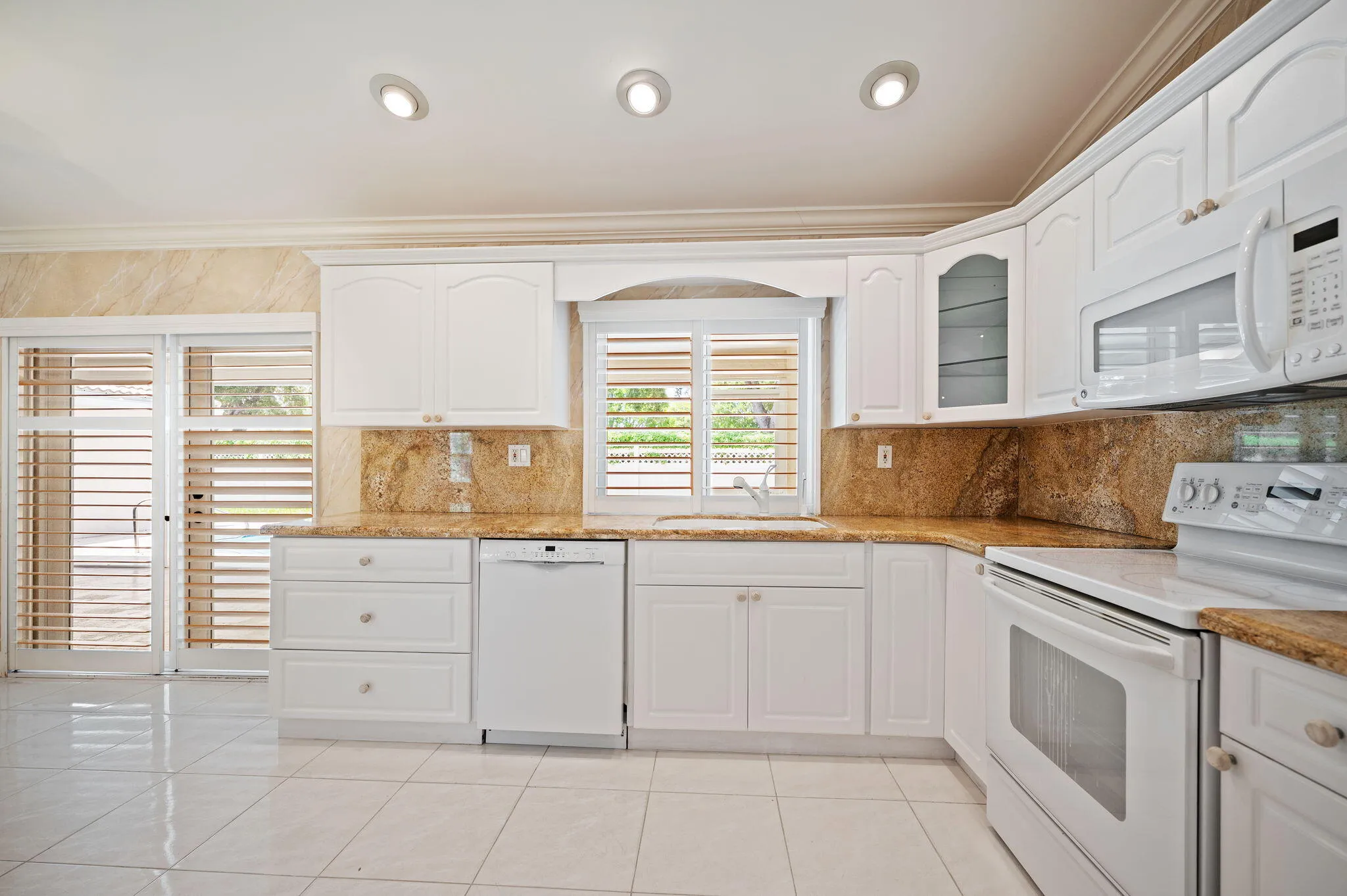 12-web-or-mls-10801-nw-7th-st