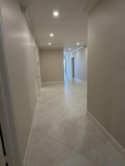 140 Inlet foyer looking S