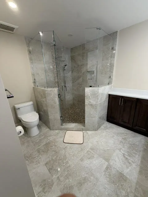 140 Inlet bathroom 3 shower