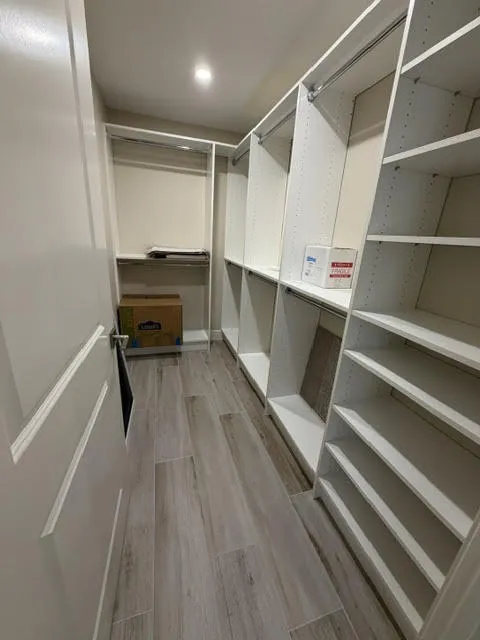 140 Inlet bedroom closet 1