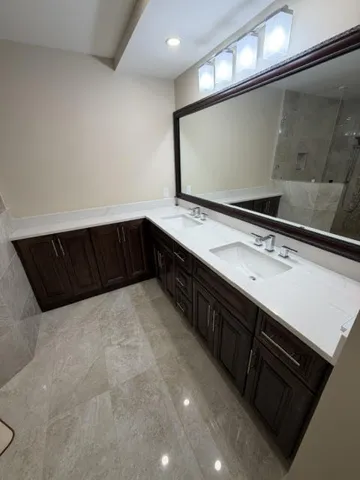 140 Inlet bathroom 3 vanity