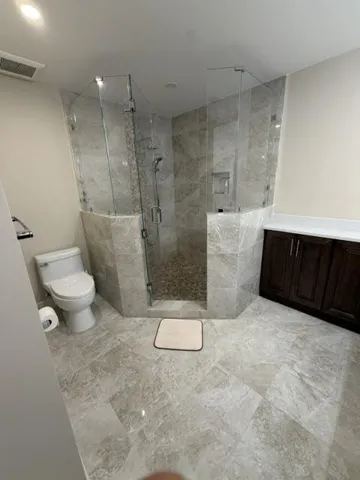 140 Inlet bathroom 3 shower