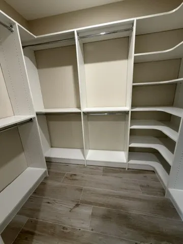 140 Inlet closet 3