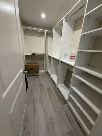 140 Inlet bedroom closet 1