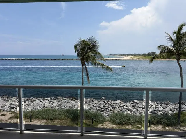 140 Inlet balcony view S