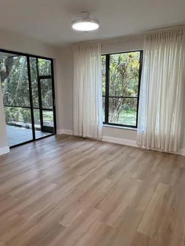 RETRACTABLE CEILING FAN LIVING ROOM