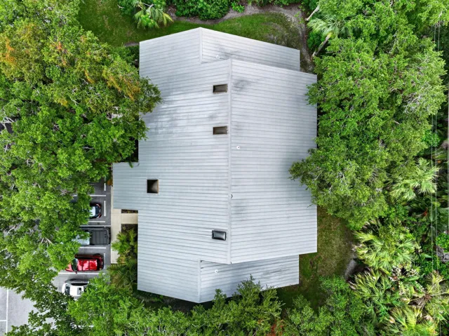 METAL ROOF