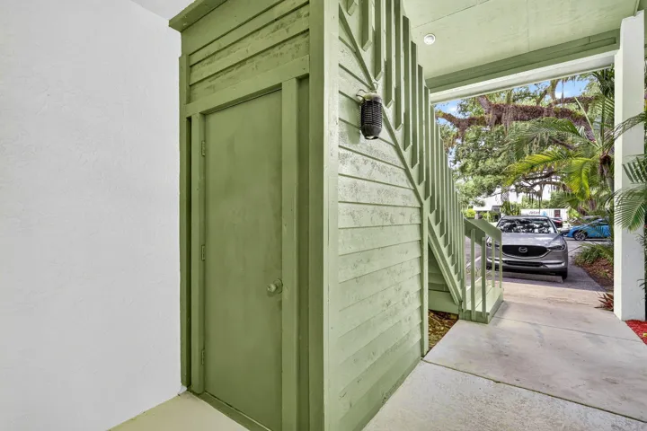 PRIVATE STORAGE ROOM