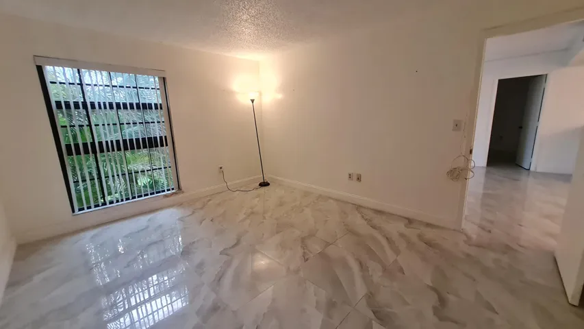 1000109387