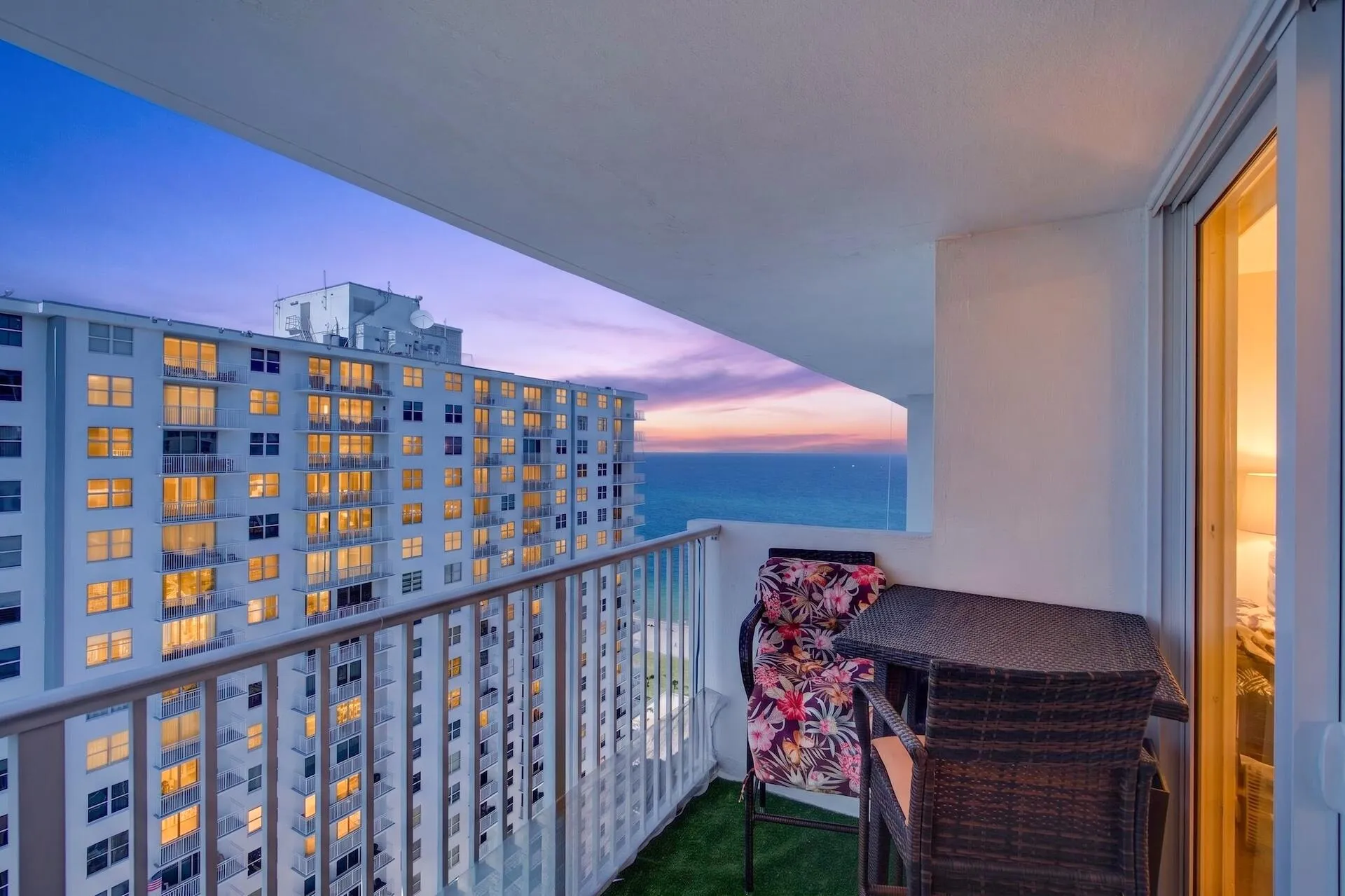TWILIGHT PATIO