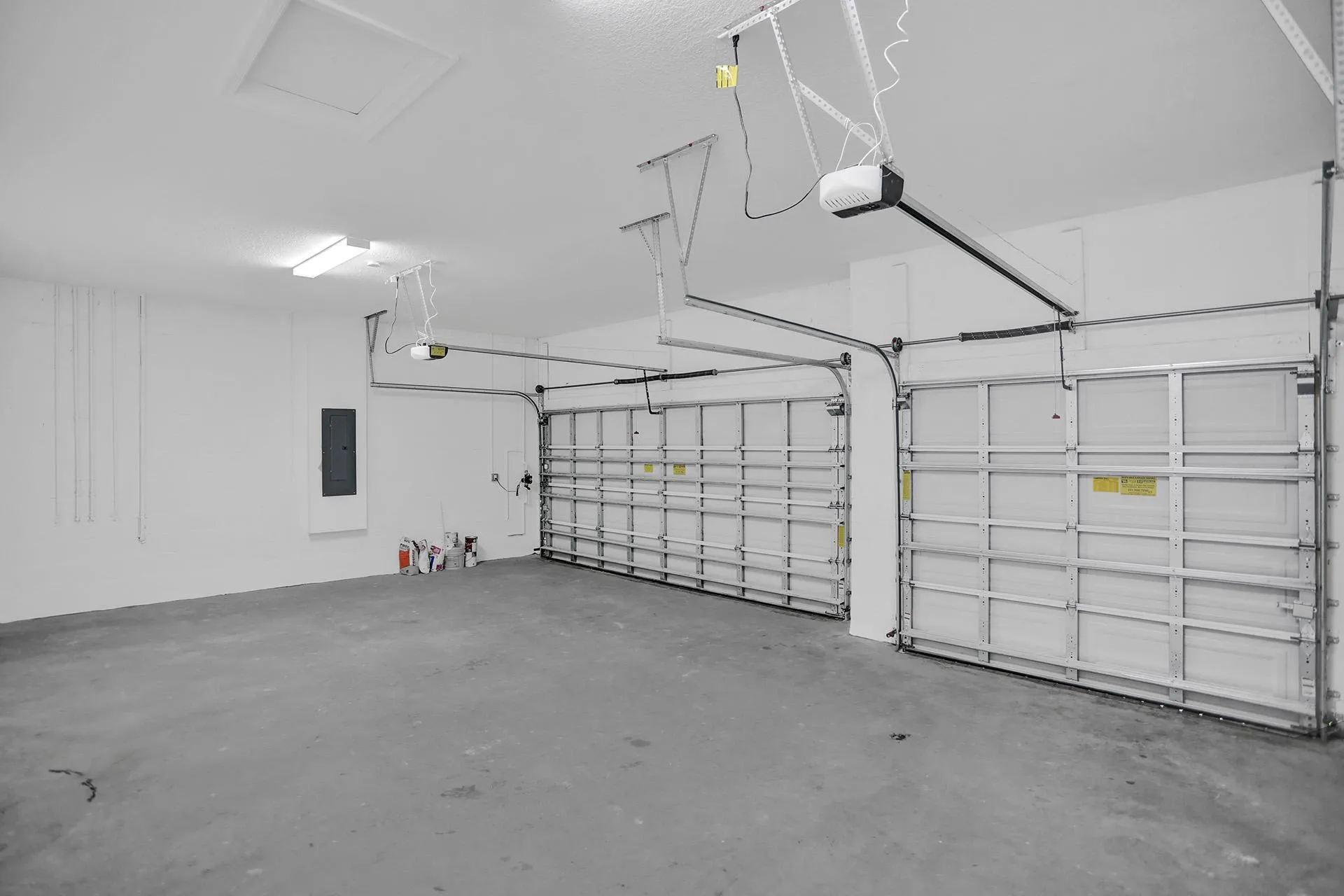 3 Car Garage