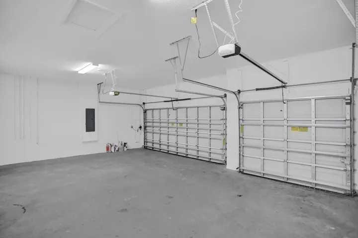 3 Car Garage