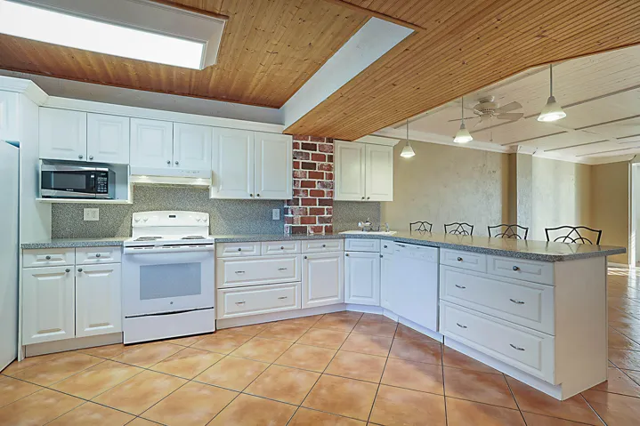 Open Kitchen