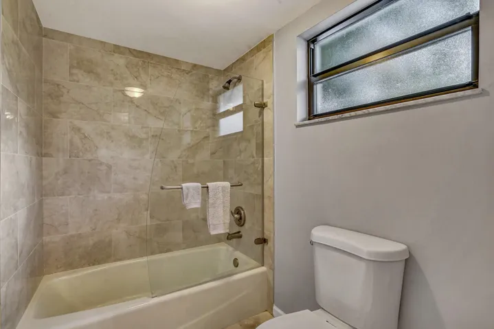 Bathroom2