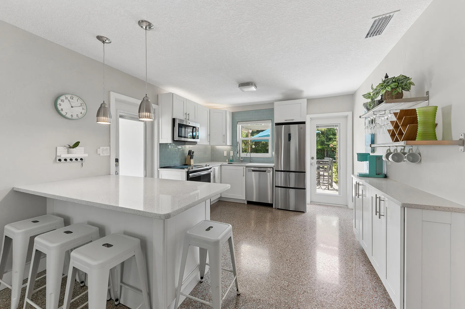 kitchen full