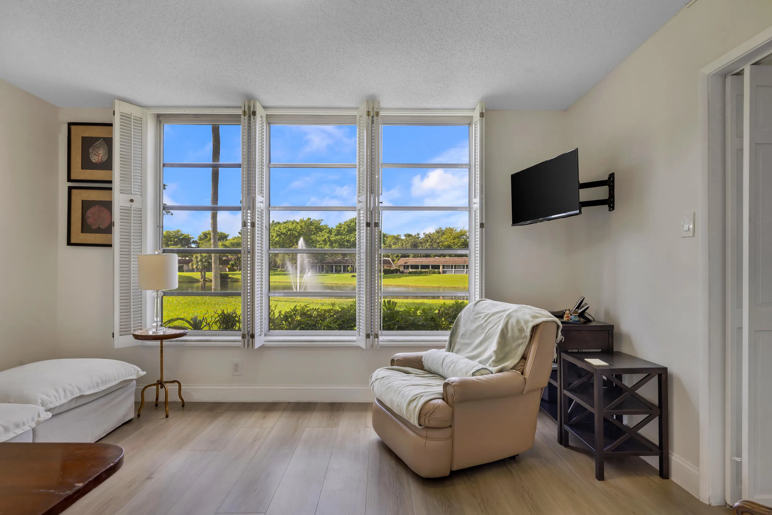 3621 Oaks Clubhouse Dr-Pompano Beach, Ma