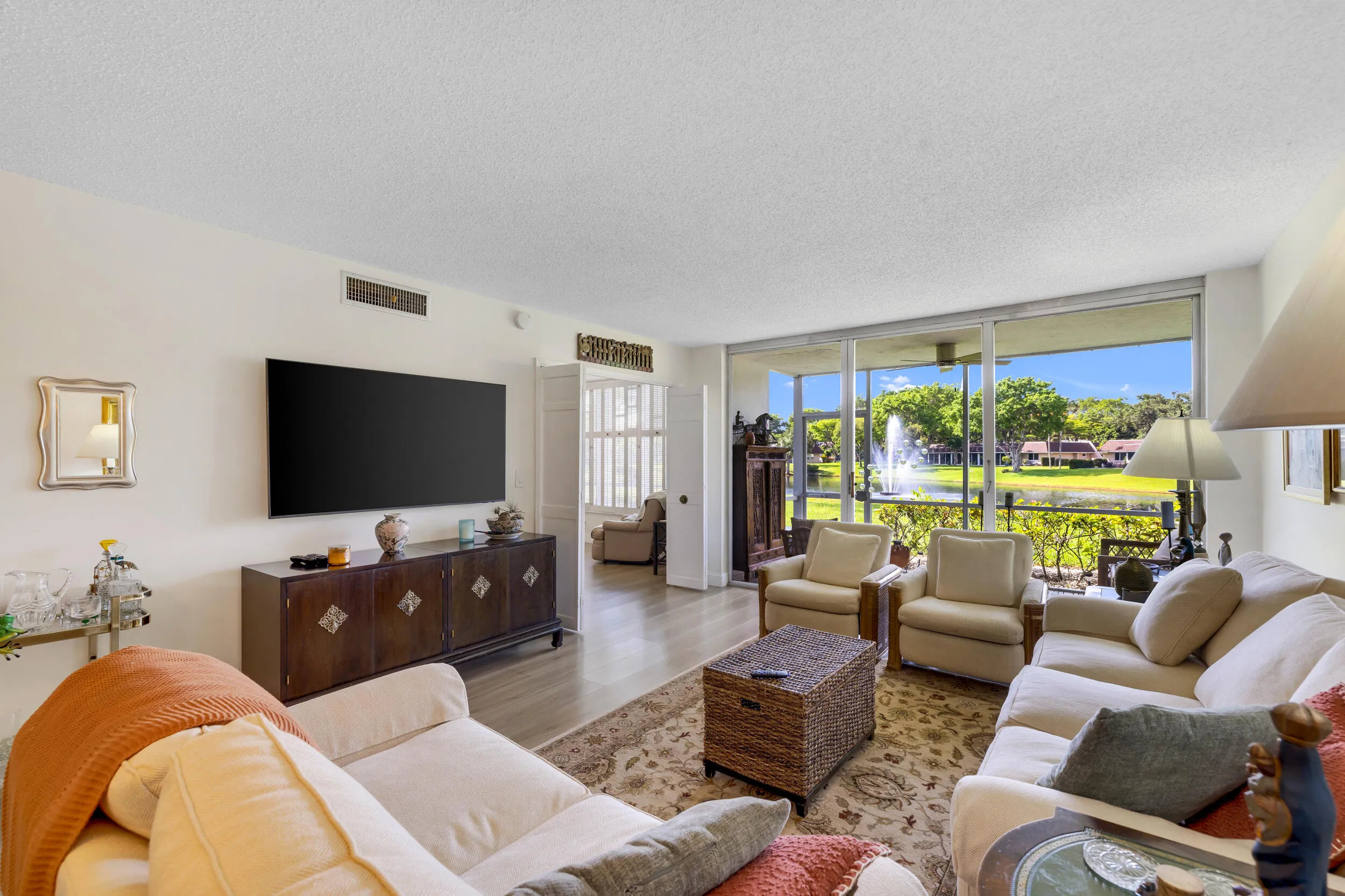 3621 Oaks Clubhouse Dr-Pompano Beach, Ma