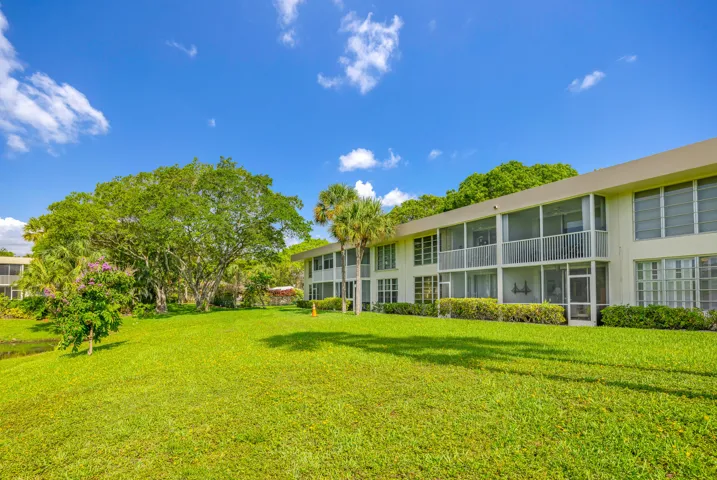 3621 Oaks Clubhouse Dr-Pompano Beach, Ma