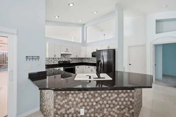 40-web-or-mls-214-sw-fernleaf-trl