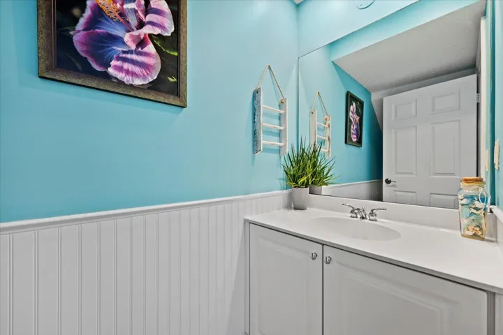 Powder Room/Half Bathroom