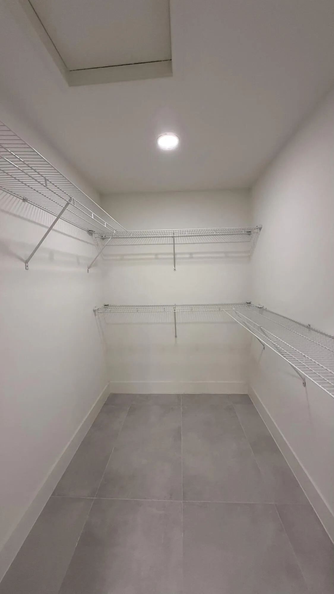 Master Walk- in Closet