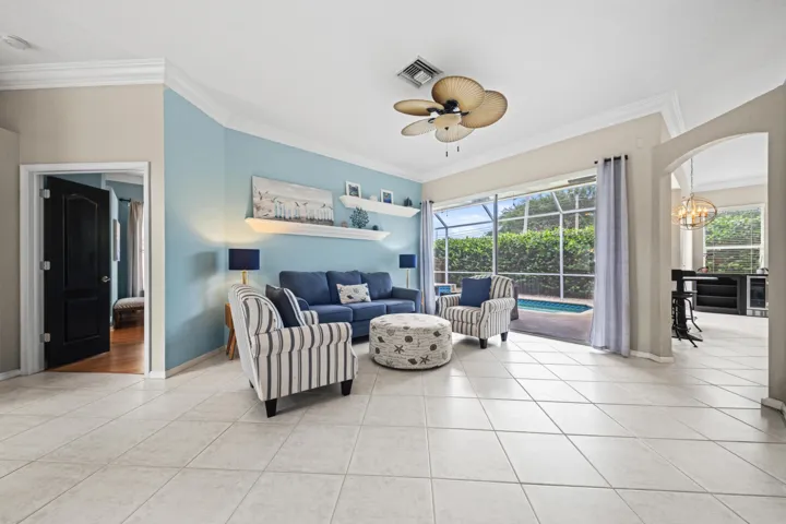 LIVING ROOM 1