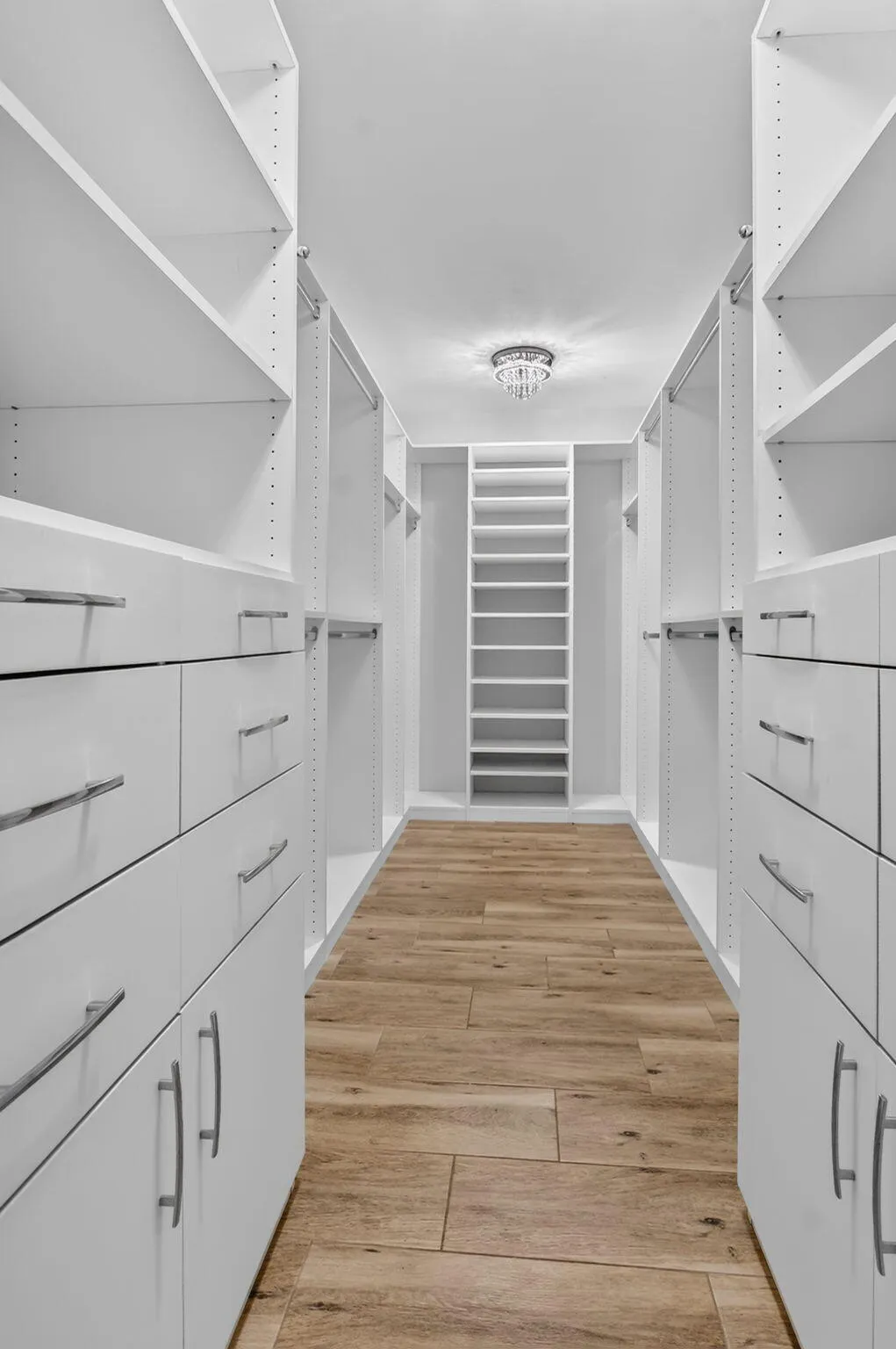Walk in closet master bedroom
