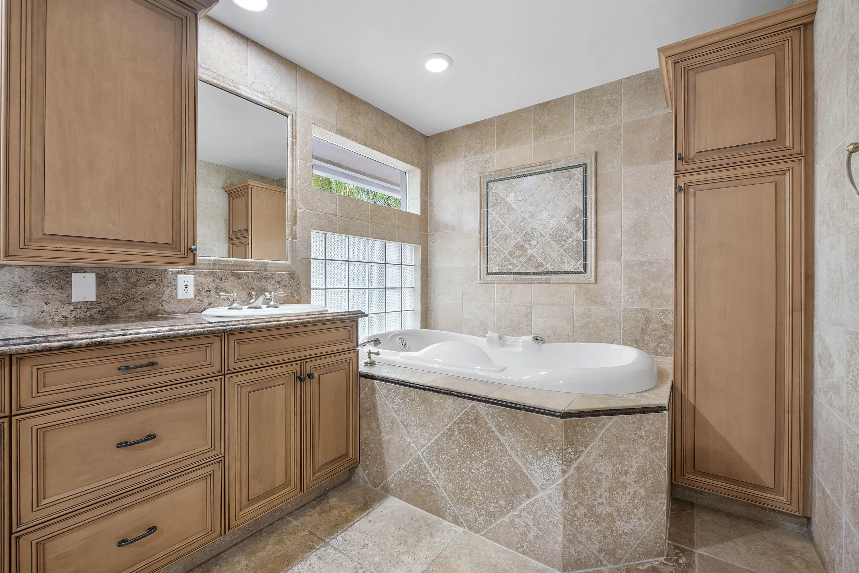 6424 Nw 98th Dr_031