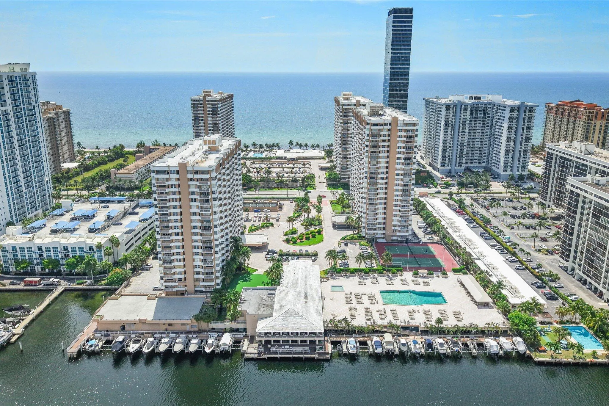 37-1980 S Ocean Dr APT 19A_040